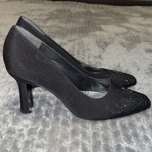 STUART WEITZMAN Black Satin Rhinestone Accents Heels Pumps Sz 6.5. - Picture 1 of 12